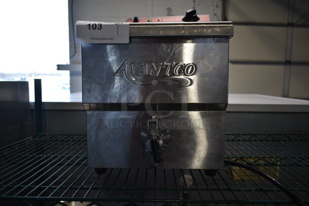 Avantco 177F200 Stainless Steel Commercial Countertop Electric Powered Single Bay Deep Fat Fryer. 208-240 Volts, 1 Phase. - Image 2 of 5