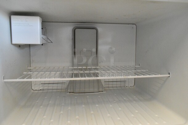 Maytag M1TXEGMYW01 Metal Cooler w/ Freezer. 115 Volts, 1 Phase. Tested and Working! - Image 3 of 6