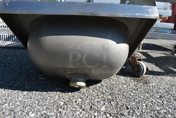 Stainless Steel Commercial Single Bay Sink w/ Faucet, Handles and Side Splash Guards. 16x15x17 - Image 5 of 5
