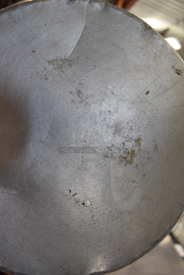 14 Metal Round Baking Pans. 8x8x2.5. 14 Times Your Bid! - Image 5 of 5