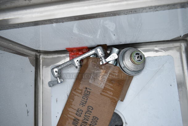 BRAND NEW SCRATCH AND DENT! Steelton 522CS12424  29 1/2" 18-Gauge Stainless Steel One Compartment Commercial Sink without Drainboard - 24" x 24" x 12" Bowl - Image 6 of 7