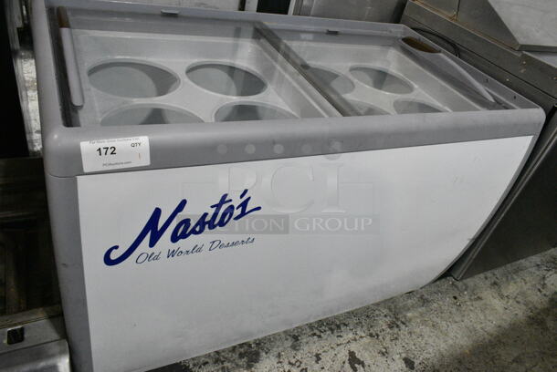 Avantco 360ADC8HC Metal Chest Freezer Merchandiser on Commercial Casters. 115 Volts, 1 Phase. Tested and Working! - Image 1 of 4