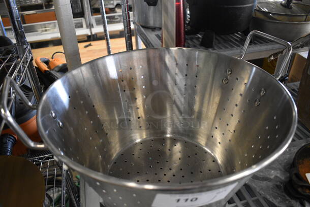 Stainless Steel Colander. 18.5x16x11.5 - Image 2 of 3