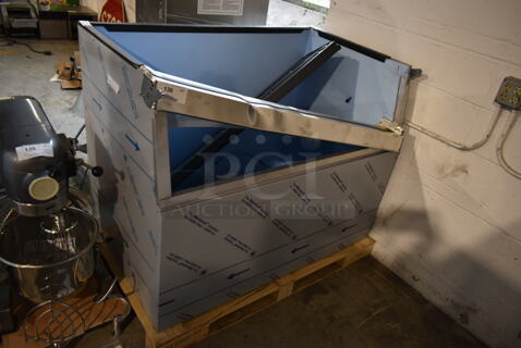 BRAND NEW SCRATCH AND DENT! Hoshizaki B-900SF Stainless Steel Commercial Ice Bin. 