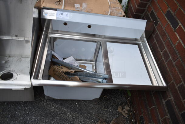 BRAND NEW SCRATCH AND DENT! Steelton 522CS11818R 38 3/4" 18-Gauge Stainless Steel One Compartment Commercial Sink with Right Drainboard - 18" x 18" x 12" Bowl. - Image 2 of 5