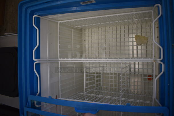 AHT RIO S 100 Metal Commercial Chest Freezer Merchandiser on Commercial Casters. 110-120 Volts, 1 Phase. 40x26x35.5. Tested and Working! - Image 4 of 6