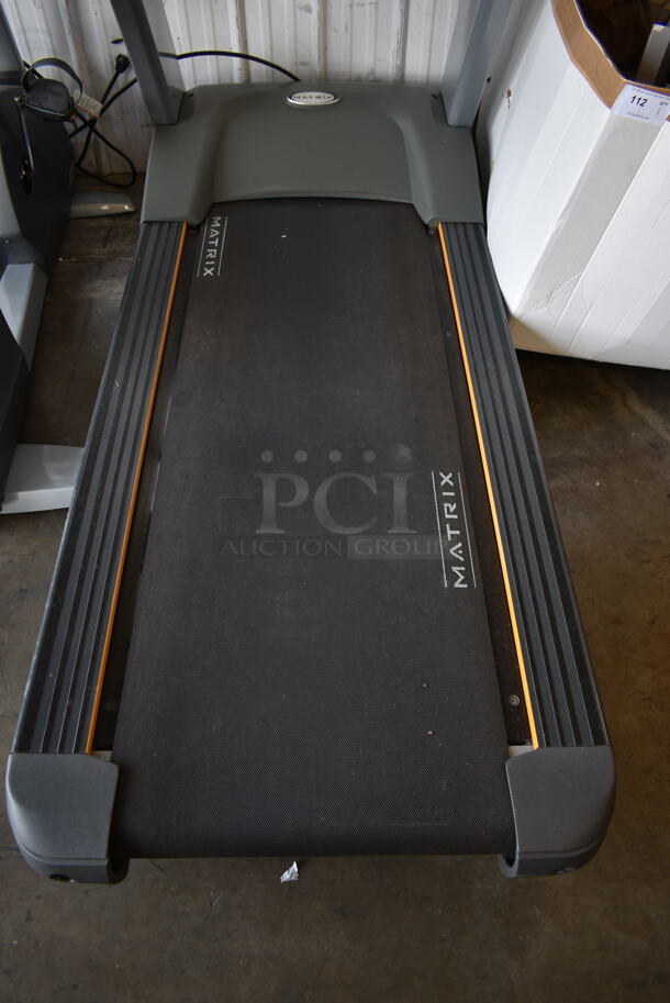 Matrix Ultimate Deck Commercial Floor Style Treadmill. Tested and Working! - Image 3 of 5
