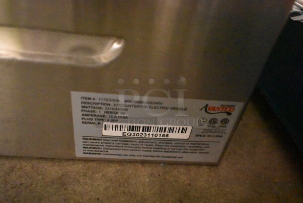 BRAND NEW SCRATCH AND DENT! 2023 Avantco 177EG30N Stainless Steel Commercial Countertop Electric Powered Flat Top Griddle. 208/240 Volts, 1 Phase.  - Image 4 of 4