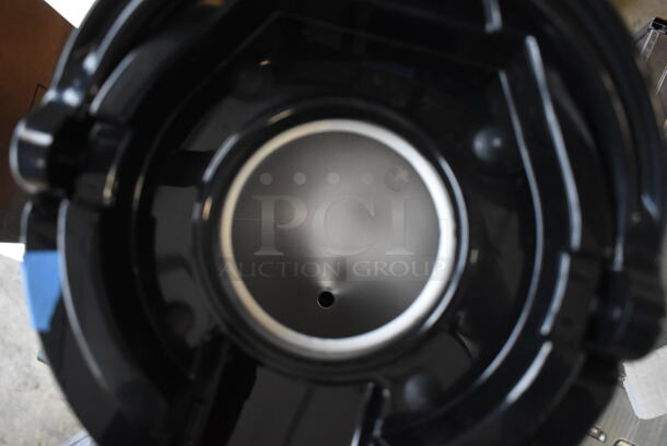 BRAND NEW SCRATCH AND DENT! Fetco L4S-10 Luxus 1 Gallon Stainless Steel Coffee Server - Image 7 of 11
