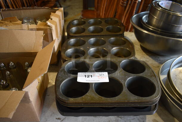 ALL ONE MONEY! Lot of 20 Metal 6 Cup Muffin Baking Pans. 13.5x9x3, 13.5x9x1.5 - Image 2 of 6