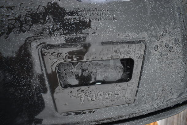 BRAND NEW SCRATCH AND DENT! Toter Poly 96 Gallon Trash Can. - Image 6 of 9