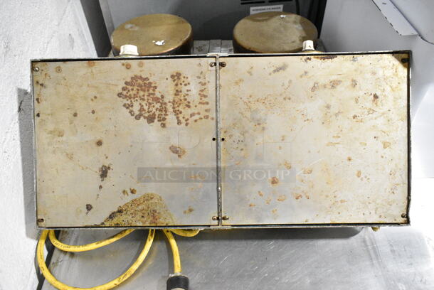 American Metalware Metal Commercial Countertop Double Waffle Maker. Tested and Working! - Image 6 of 7