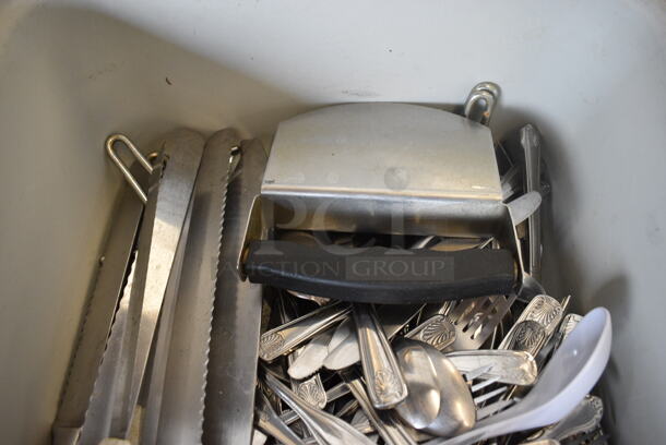 ALL ONE MONEY! Lot of Various Utensils and Silverware Including Knives and Rocking Salad Tosser in Gray Poly Bus Bin - Image 2 of 4