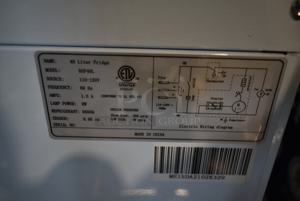 FitAid BSF40L Metal Commercial Mini Cooler Merchandiser w/ Poly Coated Racks. 110-120 Volts, 1 Phase. Tested and Working! - Image 6 of 6