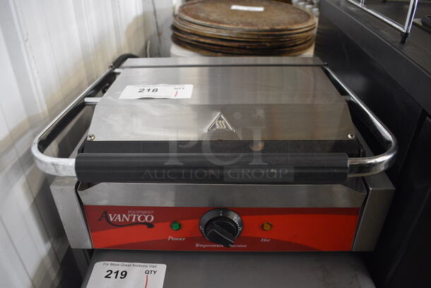 Avantco Model 77P75SG Stainless Steel Commercial Countertop Panini Press. 120 Volts, 1 Phase. 17x14x8. Tested and Working!