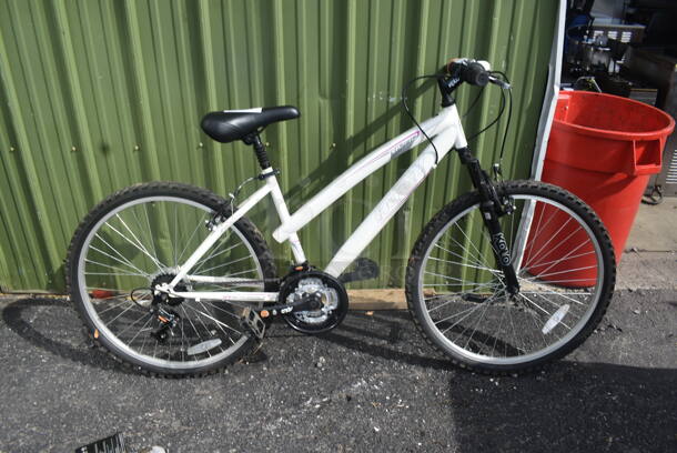 Huffy Rival Mountain Bike Bicycle - Image 4 of 4