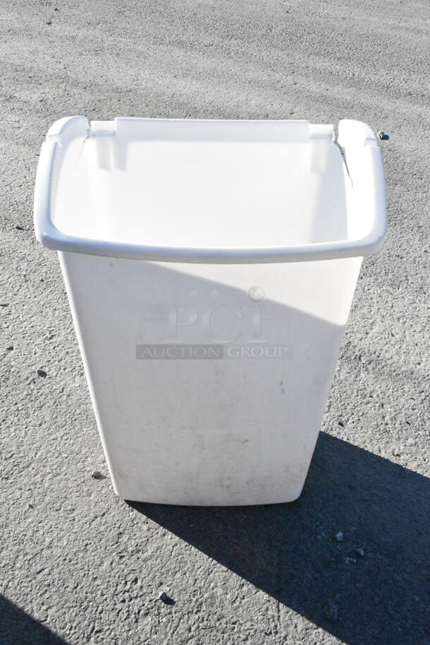 3 Various Poly Trash Cans. Includes 11x20x30. 3 Times Your Bid!  - Image 4 of 7