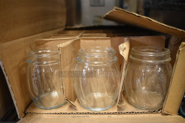 12 BRAND NEW IN BOX! Seasoning Shakers. 2.5x2.5x3.5. 12 Times Your Bid! - Image 2 of 3