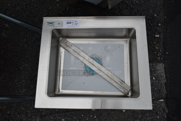 BRAND NEW SCRATCH AND DENT! Regency 600SM16206 Stainless Steel Commercial Ice Bin. No Legs. - Image 3 of 4