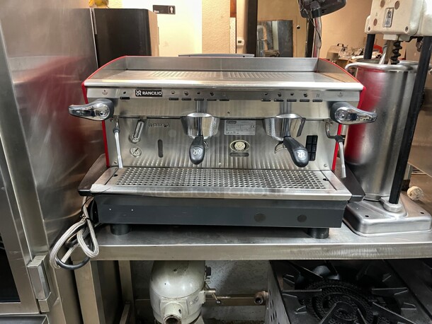 Working! Rancilio CLASSE 6  2 Group Manual Commercial Espresso Machine w/ 2 Steam Wand & 11 Liter Boiler, 230v/1ph NSF Tested and Working! - Image 2 of 9
