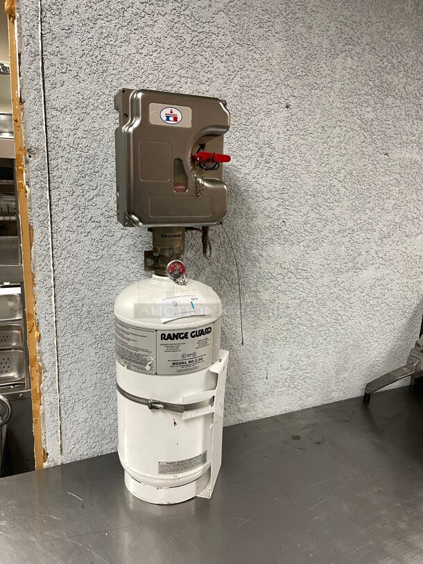 Range Guard RG-2.5G Cylinder With Valve and Badger Control Head Great for Commercial System - Image 1 of 8