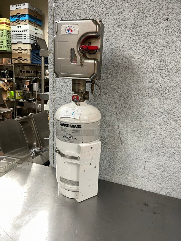 Range Guard RG-2.5G Cylinder With Valve and Badger Control Head Great for Commercial System - Image 5 of 8