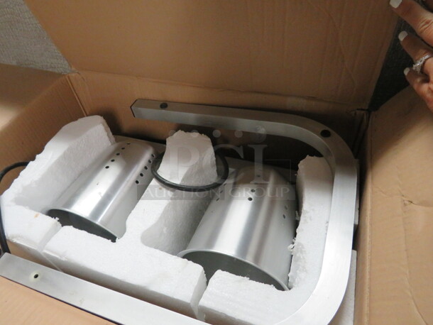 One Chef 2 Bulb Heat Lamp. 250 Watt. Model# HL2.  - Image 2 of 3