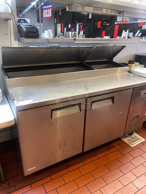 Working! Supera PPT2R-1 - 67 inch Commercial  Pizza Prep Table 115 Volt NSF Tested and Working! - Image 7 of 8