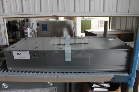 General Electric GE JVX3300SJ3SS Metal Vent Hood. 