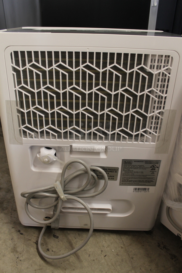 BRAND NEW SCRATCH AND DENT! Black & Decker BD22MWSA 22 pint 1500 sq. ft. Dehumidifier. 115 Volts, 1 Phase. Tested and Working! - Image 4 of 6