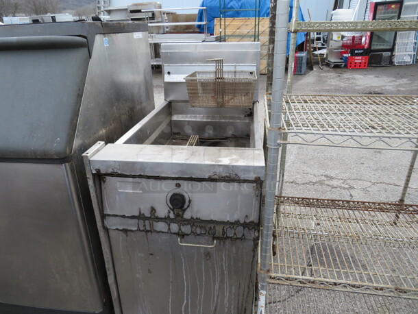 One Frymaster Natural Gas Deep Fryer With 1 Basket. Model# MJCFSD. 21X36X49