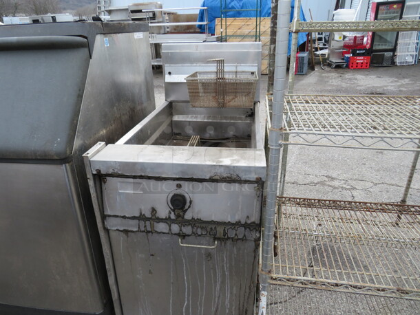 One Frymaster Natural Gas Deep Fryer With 1 Basket. Model# MJCFSD. 21X36X49 - Image 1 of 1