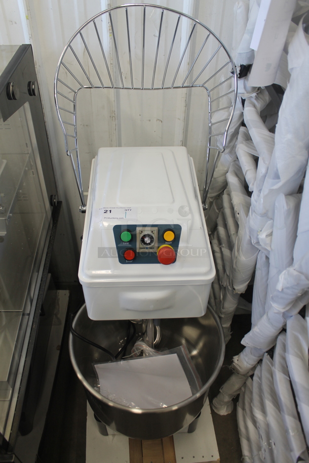 BRAND NEW SCRATCH AND DENT! Estella 348SM30 Metal Commercial 30 Quart Spiral Dough Mixer w/ Stainless Steel Mixing Bowl, Bowl Guard and Dough Hook Attachment. 120 Volts, 1 Phase. Tested and Working! - Image 5 of 8