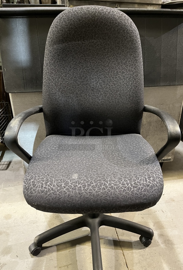 Office Chairs, Swivel, Adjustable, 4 x Bid - Image 1 of 2