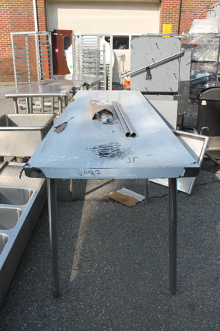 BRAND NEW SCRATCH AND DENT! Regency 600WT30X96SS 16-Gauge 304 Stainless Steel Commercial Table. 