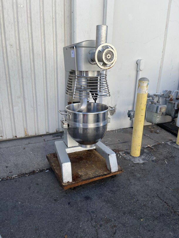 Uniworld UPM-30HLET Commercial Planetary Mixer Dough Mixer With Bowel Guard NSF 220 Volt 1 Phase - Image 4 of 9