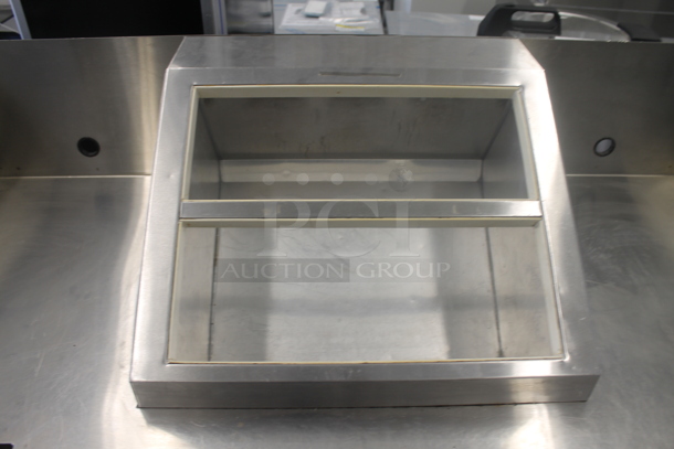 Norlake ZR112SSS-0M-2DQ Stainless Steel Commercial Counter w/ 2 Bays and 2 Doors. 115 Volts, 1 Phase. Tested and Working! - Image 4 of 9