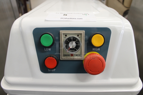 BRAND NEW SCRATCH AND DENT! Estella 348SM40 Metal Commercial Floor Style 40 Quart Spiral Dough Mixer w/ Stainless Steel Mixing Bowl, Bowl Guard and Dough Hook. 240 Volts, 1 Phase. Tested and Working! - Image 3 of 7