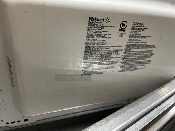 working! Hamilton Beach 1.1 Cu. Ft. Black Digital Microwave Oven 110 Volt Tesed and Working - Image 8 of 9