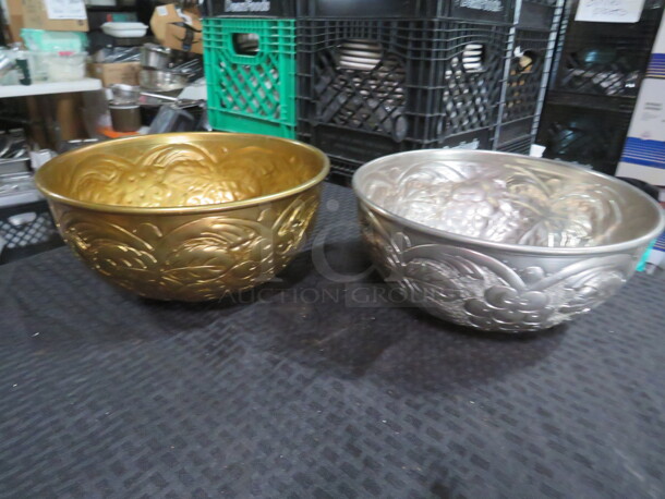 Assorted Serving/Display Bowl. 2XBID. - Image 1 of 2