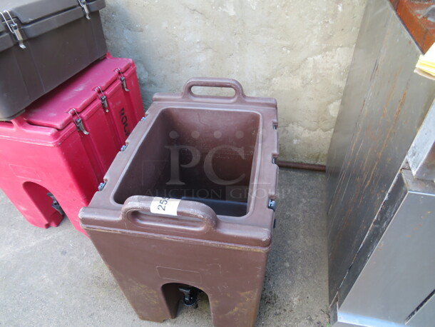 One Cambro 11.75 Gallon Insulated Drink/Soup Carrier. Model# 1000LCD. $249.99. NO LID. - Image 2 of 2