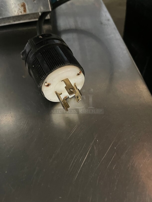 Nice! Panasonic Commercial High Power Microwave  NSF 220 Volt 1 Phase Tested and Working! - Image 3 of 8