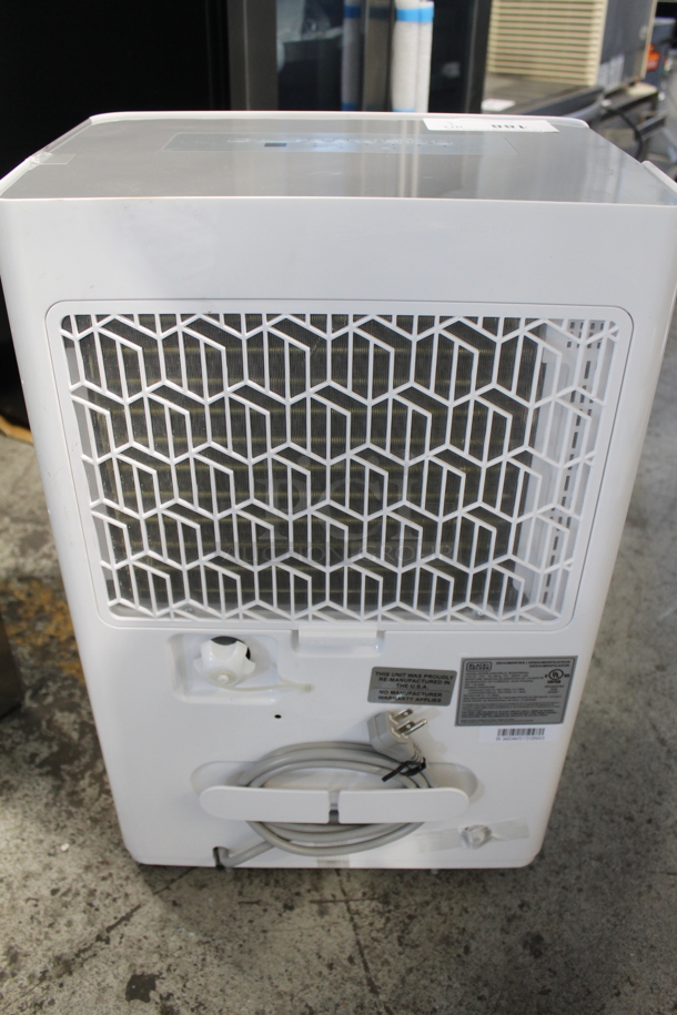 BRAND NEW SCRATCH AND DENT! Black & Decker BD50PMWSA Metal Portable 50 Pint Dehumidifier. 115 Volts, 1 Phase. Tested and Working! - Image 6 of 10
