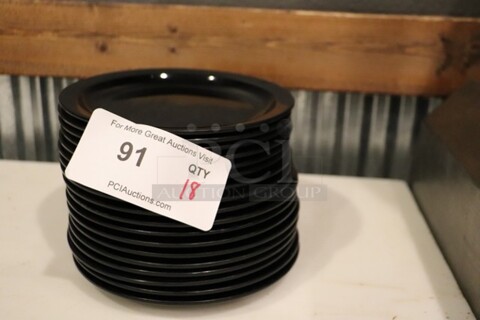 Black Plastic 7.5" Round Bread/Dessert Plates 
QTY 18
Your Bid x 18