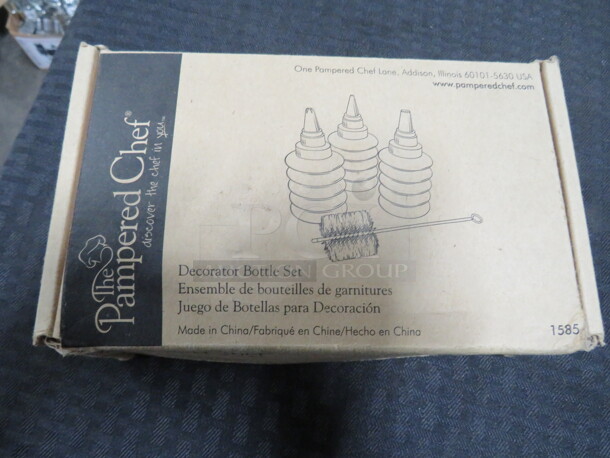 One Pampered Chef Decorator Bottle Set. - Image 1 of 1