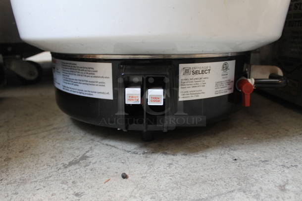 BRAND NEW SCRATCH AND DENT! Emperor's Select 478EGRC140NG Metal Commercial Countertop Natural Gas Powered Rice Cooker. 28,000 BTU. Tested and Working! - Image 2 of 6
