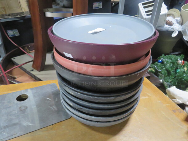 One Lot Of Assorted Dinex Lids And Bases.