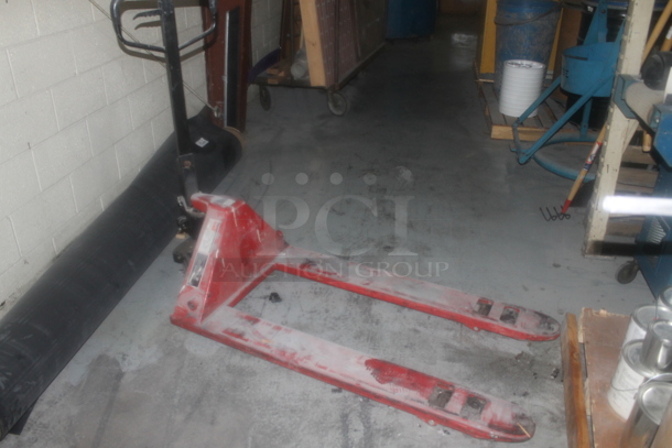 Dayton 4YX97 Red Metal Commercial 5,500 Pound Capacity Pallet Truck Pallet Jack. - Image 5 of 6