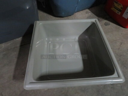 Bussing Tub. 3XBID