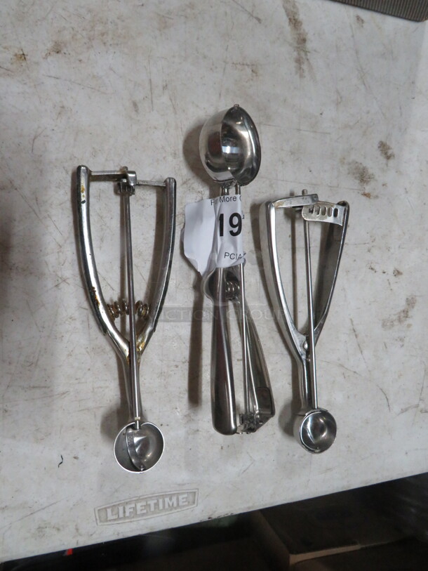 Assorted Size Disher. 3XBID - Image 1 of 1